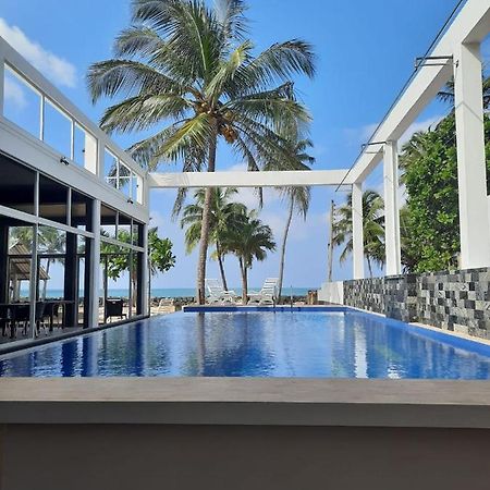 Saara Beach Hotel 마라윌라 외부 사진