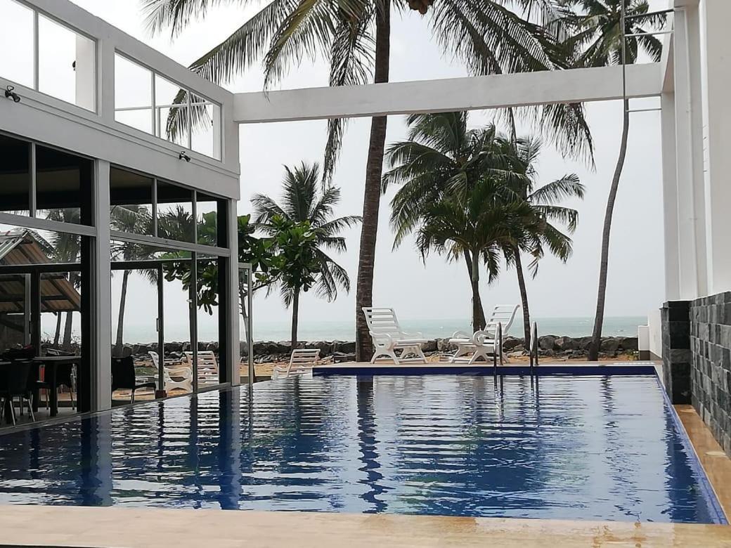 Saara Beach Hotel 마라윌라 외부 사진