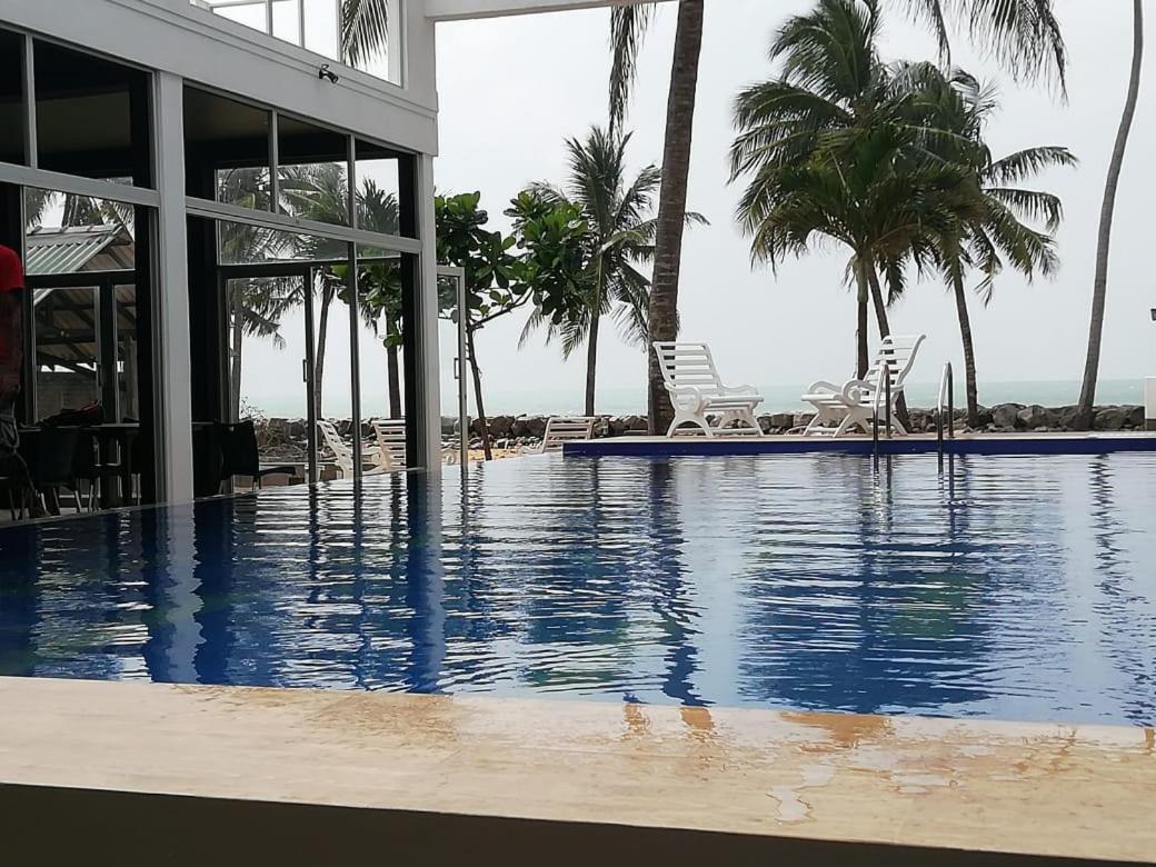Saara Beach Hotel 마라윌라 외부 사진