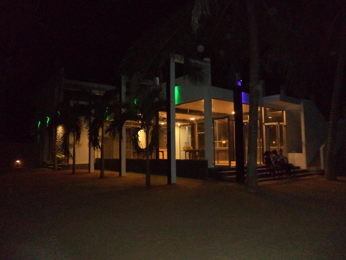 Saara Beach Hotel 마라윌라 외부 사진