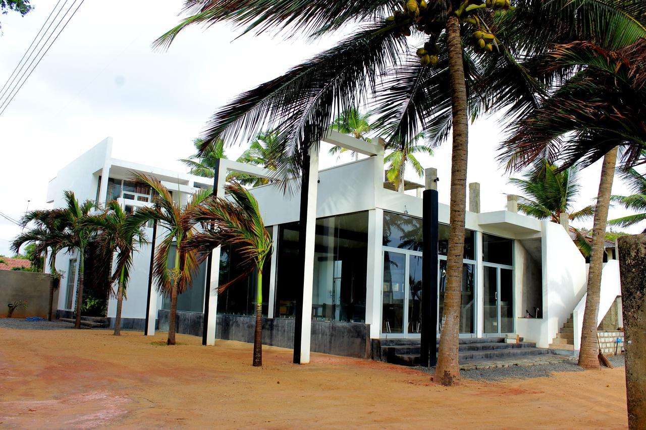 Saara Beach Hotel 마라윌라 외부 사진